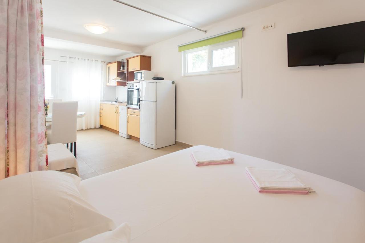 Apartments Bandic - 30 Meters To The Beach Trogir Luaran gambar